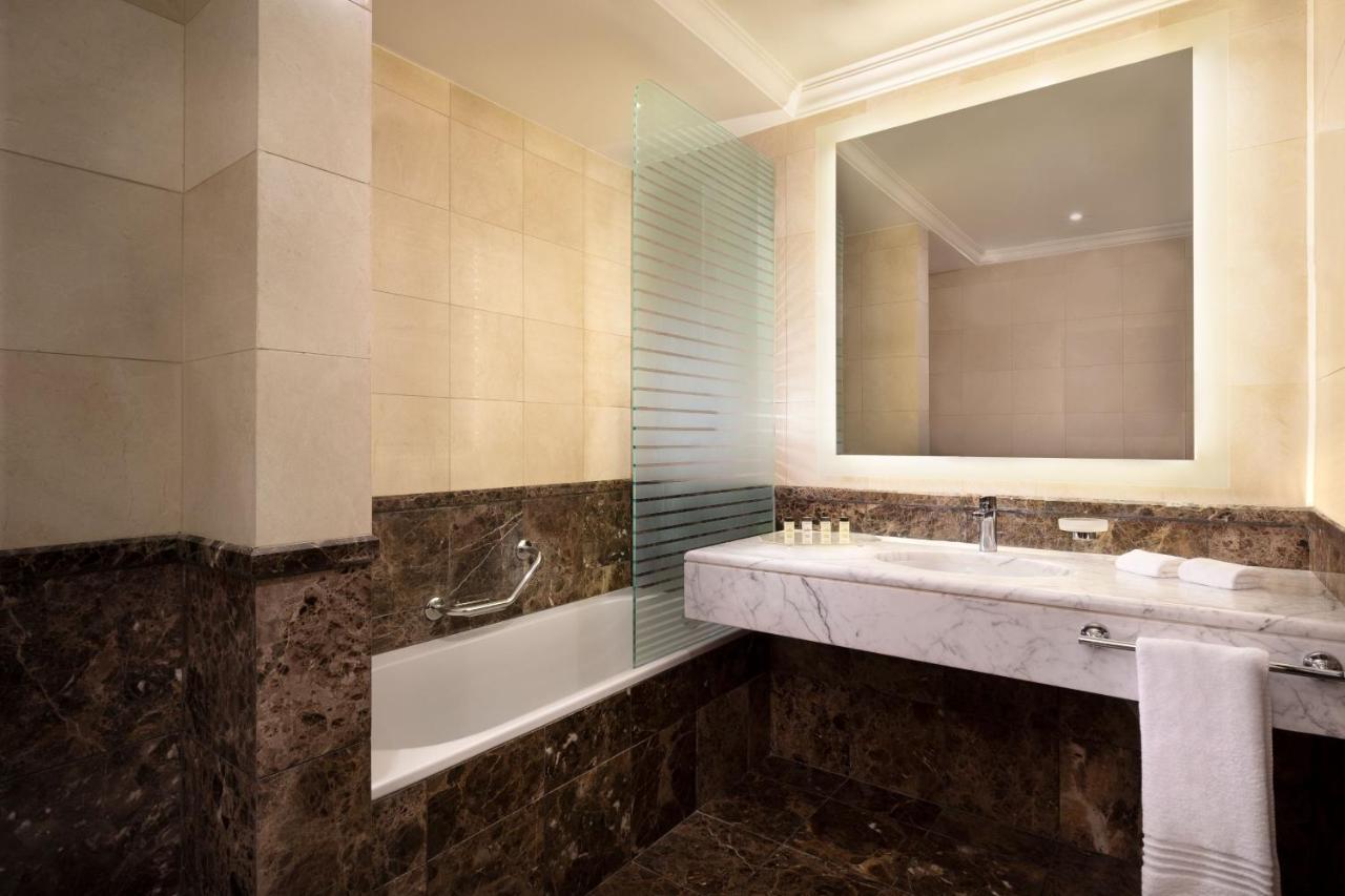 Sheraton Riyadh Hotel & Towers Экстерьер фото